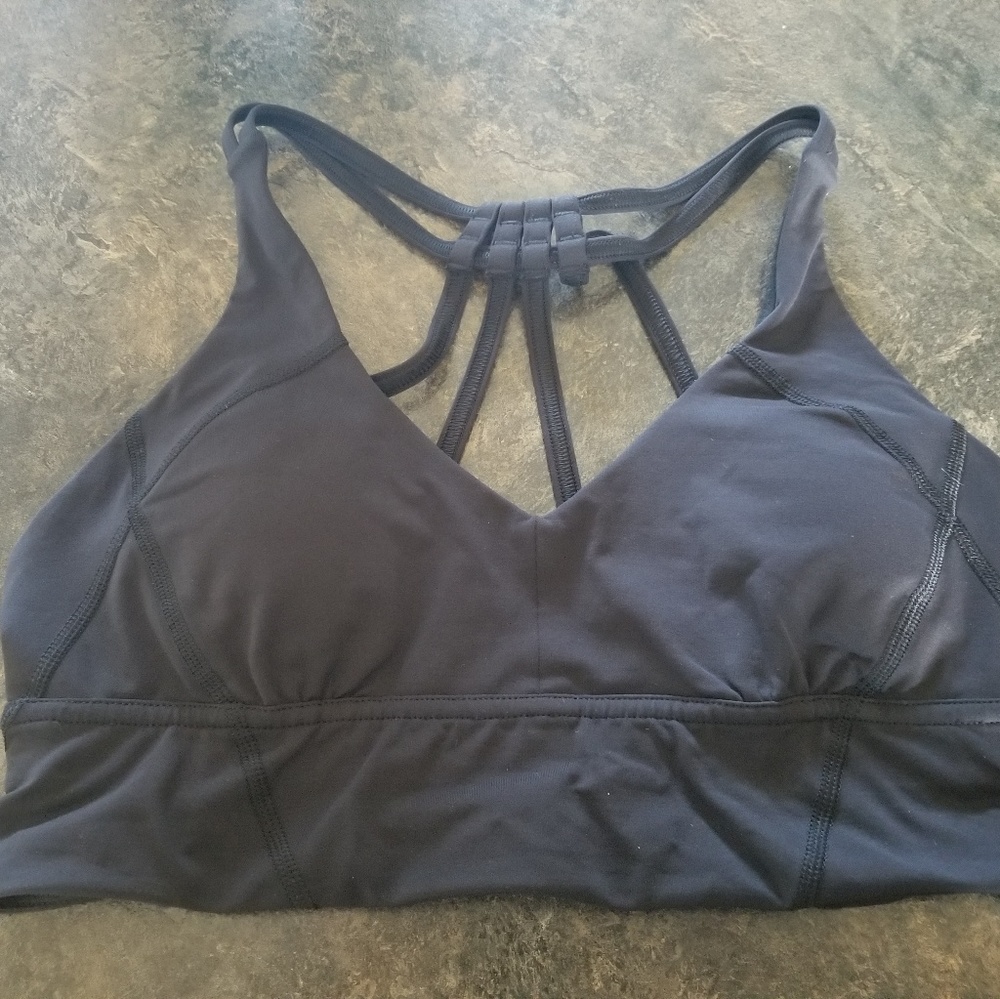 Lululemon multi way strappy sports bra 8